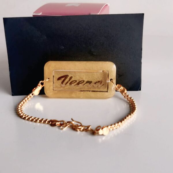Custom Name Bracelet – Golden Chain (VeeraExample)