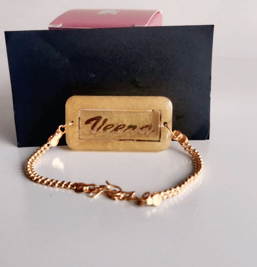 Custom Name Bracelet – Golden Chain (VeeraExample)